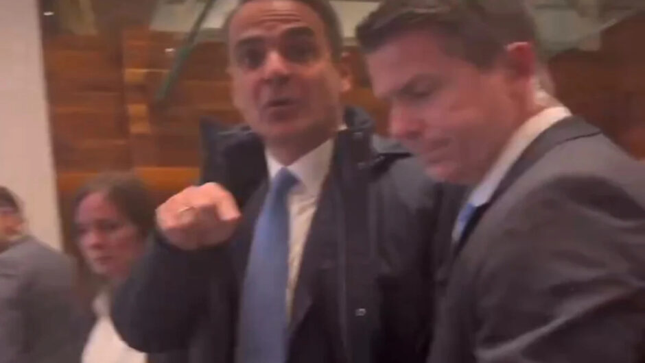 Επίθεση ακτιβίστριας σε Μητσοτάκη στον Καναδά: «Θα πρέπει να ντρέπεστε» (βίντεο)