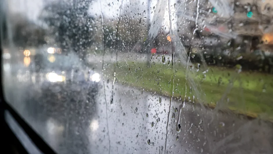 Έκτακτο δελτίο καιρού από την ΕΜΥ: Καταιγίδες, κεραυνοί και χαλάζι – Οι περιοχές