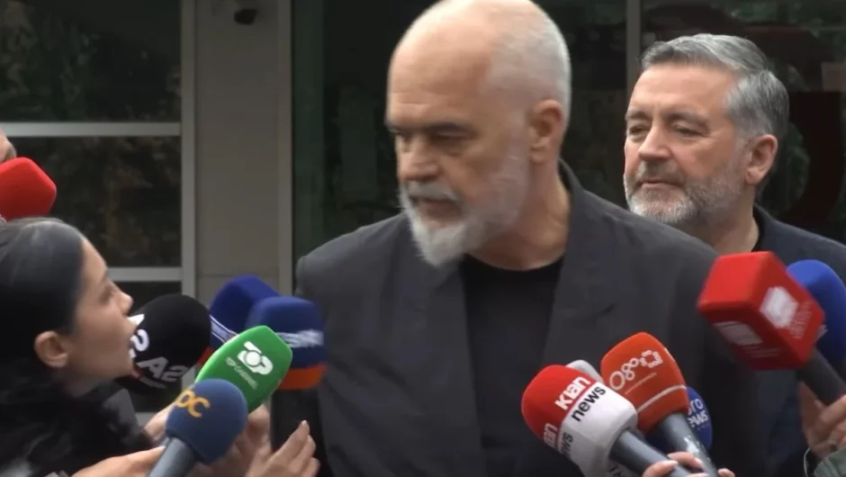 «Δεν με τρομάζει, δεν με αγγίζουν οι προσβολές του» – Η απάντηση της δημοσιογράφου για το σπρώξιμο του Έντι Ράμα