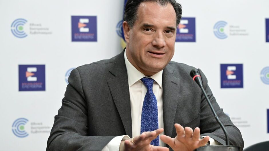 Γεωργιάδης: Δίνουμε χρήματα για προσλήψεις γιατρών, αυτοί δεν έρχονται – Νόμιμο φακελάκι και για τα σημερινά… «κορόιδα»