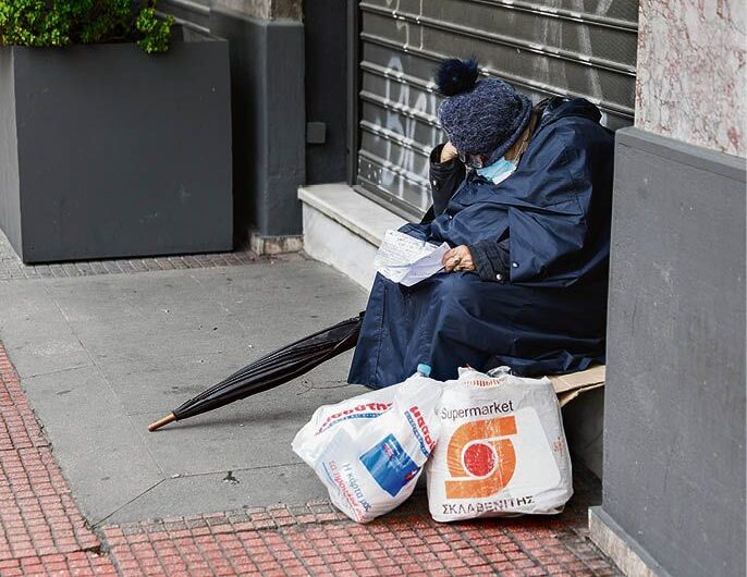 Η κυβέρνηση φτωχοποιεί το 70% των νοικοκυριών