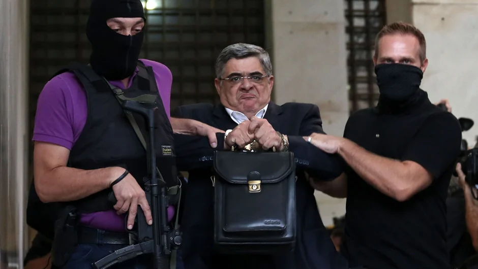 Πού βρίσκονται σήμερα τα καταδικασμένα μέλη της Χρυσής Αυγής – Ποιοι έχουν αποφυλακιστεί και ποιοι παραμένουν έγκλειστοι