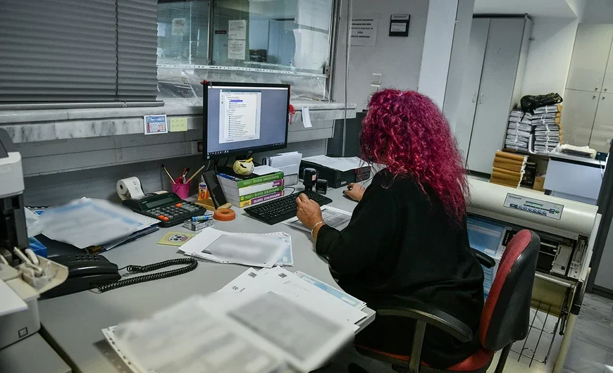 Τι αλλάζει στην παραγραφή φορολογικών υποθέσεων – Μέχρι πότε θα εκδίδονται τα «ραβασάκια» για παλιές φορολογικές «αμαρτίες»