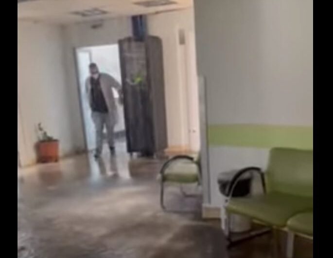 Διάλυση του ΕΣΥ: Διαρροή καυτού νερού στον Ευαγγελισμό – Τα νερά έφτασαν από τον 9ο στον 3ο όροφο (Video)