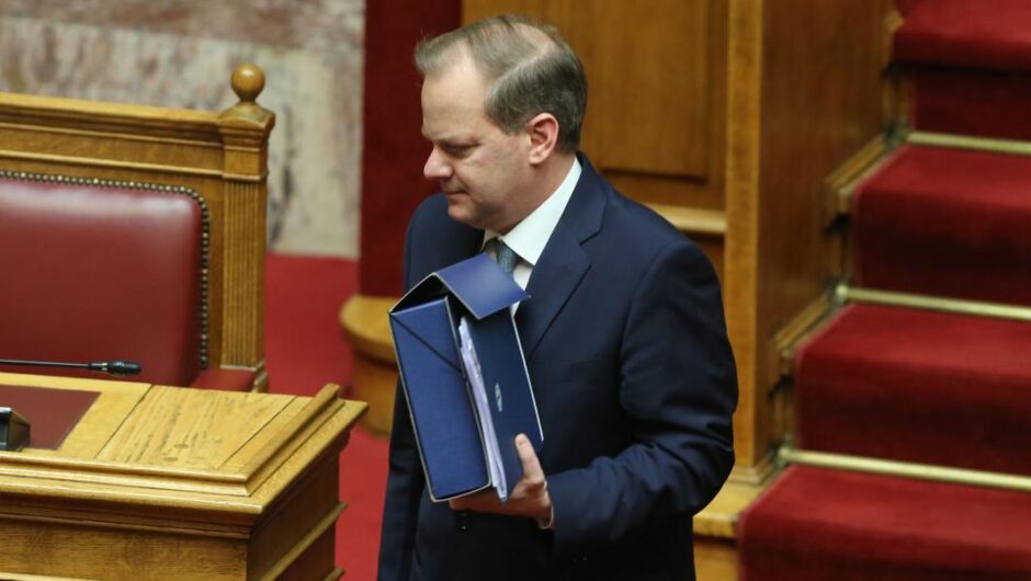 Τέμπη / Αίτημα Καρυστιανού – Ασλανίδη στη Βουλή για άρση ασυλίας Καραμανλή και Σπίρτζη