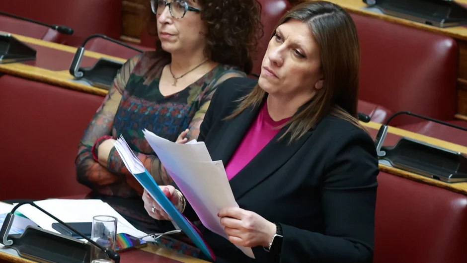 Ολοκληρώθηκε η Εξεταστική για τα Τέμπη – Εγκρίθηκε κατά πλειοψηφία το πόρισμα της ΝΔ μετά την «εισβολή» της Κωνσταντοπούλου