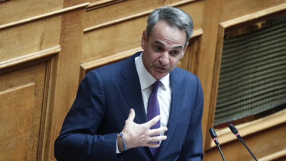 Μία πρόταση μομφής, αληθινό σωσίβιο στον Κυριάκο Μητσοτάκη