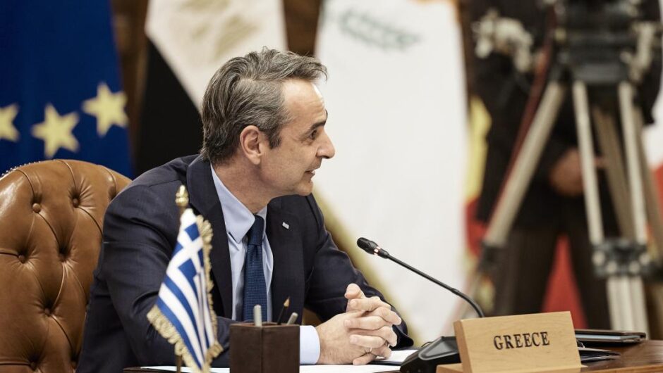 ΣΥΡΙΖΑ για Μητσοτάκη / Δεν πρόκειται να ξεφύγει από τα ερωτήματα όση λάσπη και αν πετάει μέσω των φιλικών του ΜΜΕ