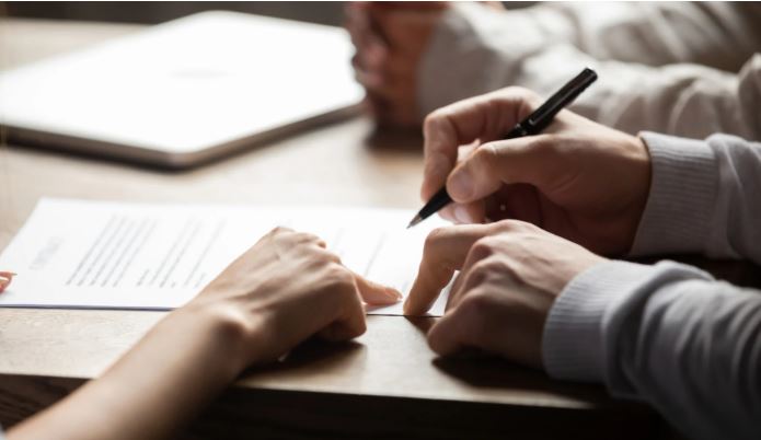 «Καμπανάκι» στους servicers: «Ή συμμορφώνεστε ή πρόστιμο 500.000 ευρώ και ανάκληση άδειας»