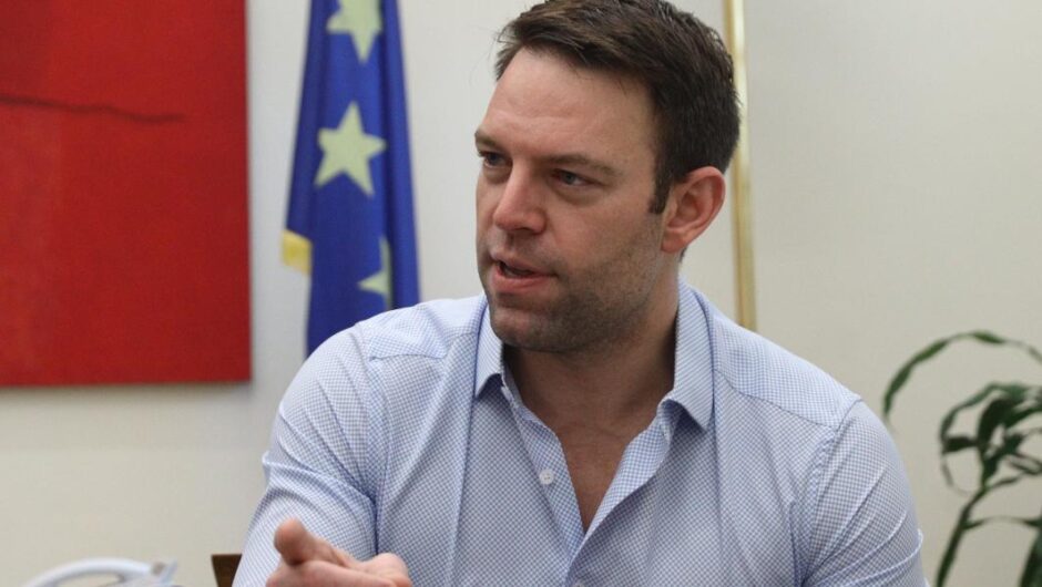Κασσελάκης σε Μητσοτάκη / Επαναφέρω την πρόταση για αξιοπρεπή αποχώρηση προτού το παρακράτος καταρρεύσει πάνω σας