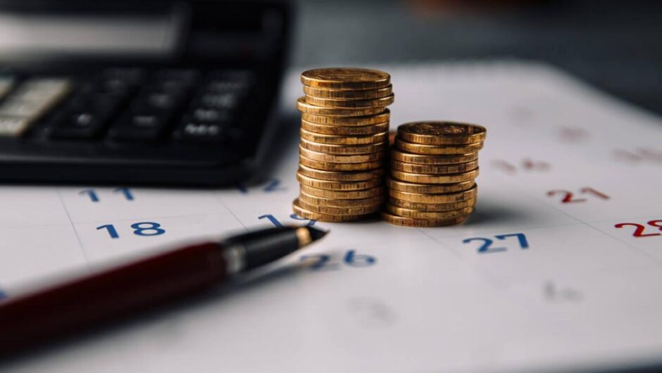 ΟΟΣΑ / Φουλ της φορολογίας στην Ελλάδα – 4 στα 10 ευρώ πάνε σε φόρους και εισφορές