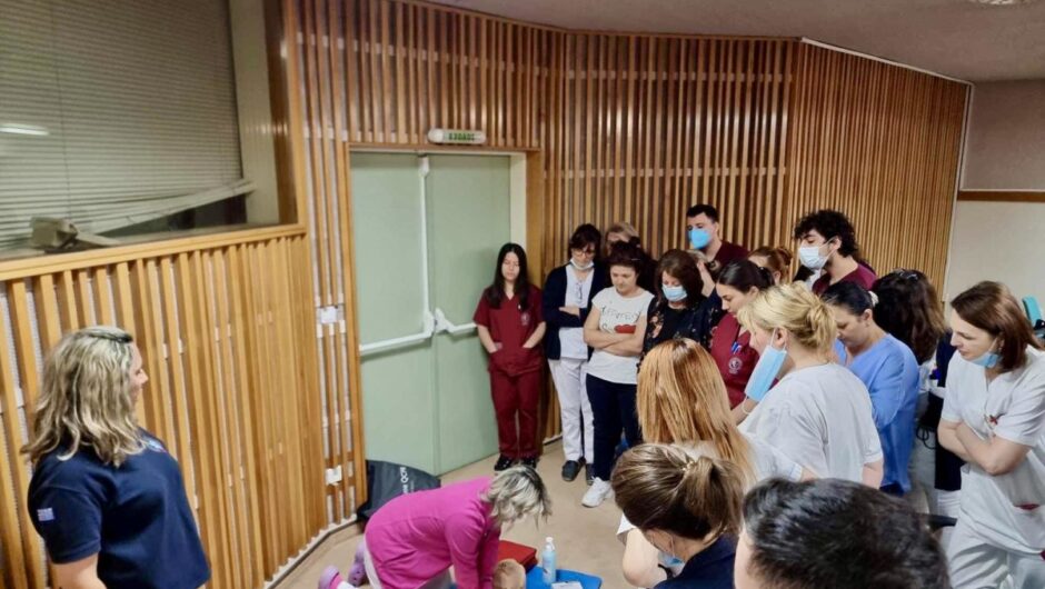 Σεμινάριο ΚΑΡΠΑ από την εκπαιδευτική ομάδα του ΕΚΑΒ Λάρισας (φωτό)