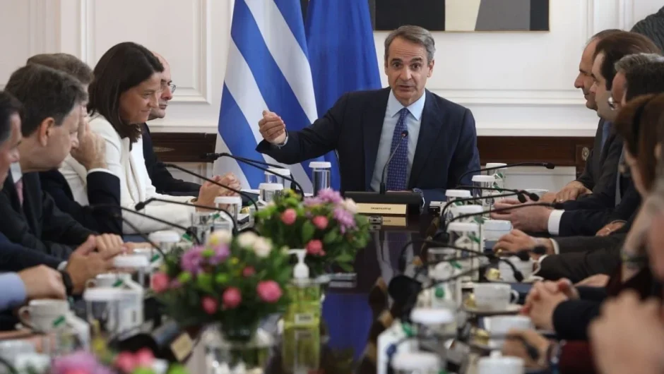 «Γαλάζιες» γκρίνιες και ψίθυροι για τον Κυριάκο Μητσοτάκη