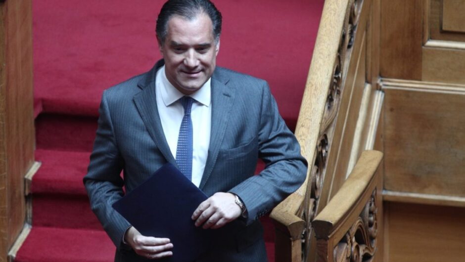 Τραγέλαφος Γεωργιάδη: Προσπαθεί να διαψεύσει καταγγελία για αναβολή χημειοθεραπειών και κατά λάθος την επιβεβαιώνει