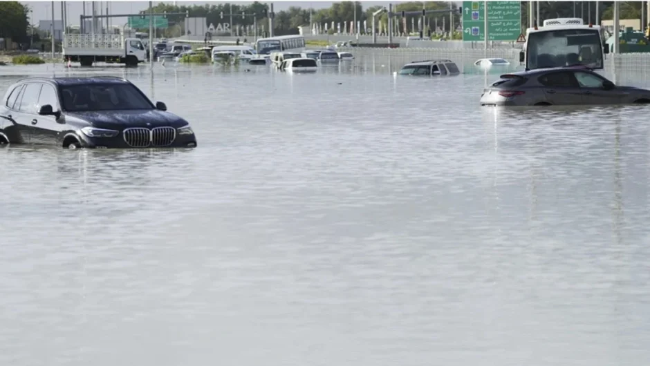 Cloud seeding: Οι θεωρίες για τη σπορά νεφών που έφερε την «κακοκαιρία του αιώνα» στο Ντουμπάι