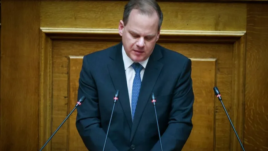 Ταυτισμένος με τον πρωθυπουργό