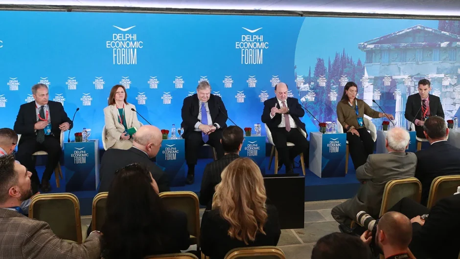 Έρευνα διαΝΈΟσις: Φοβισμένη και διχασμένη η ελληνική κοινωνία