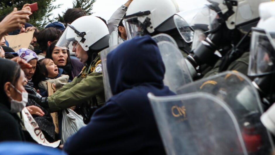 Ρατσιστική βία / Διπλασιάστηκαν τα περιστατικά μέσα σε ένα χρόνο – Οι ένστολοι και οι μασκοφόροι με γκλομπ