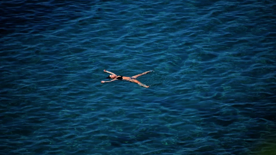 Σπάνε το ένα ρεκόρ μετά το άλλο οι υψηλές θερμοκρασίες – Και νέο μηνιαίο απόλυτο ρεκόρ θερμοκρασιών στις θάλασσες