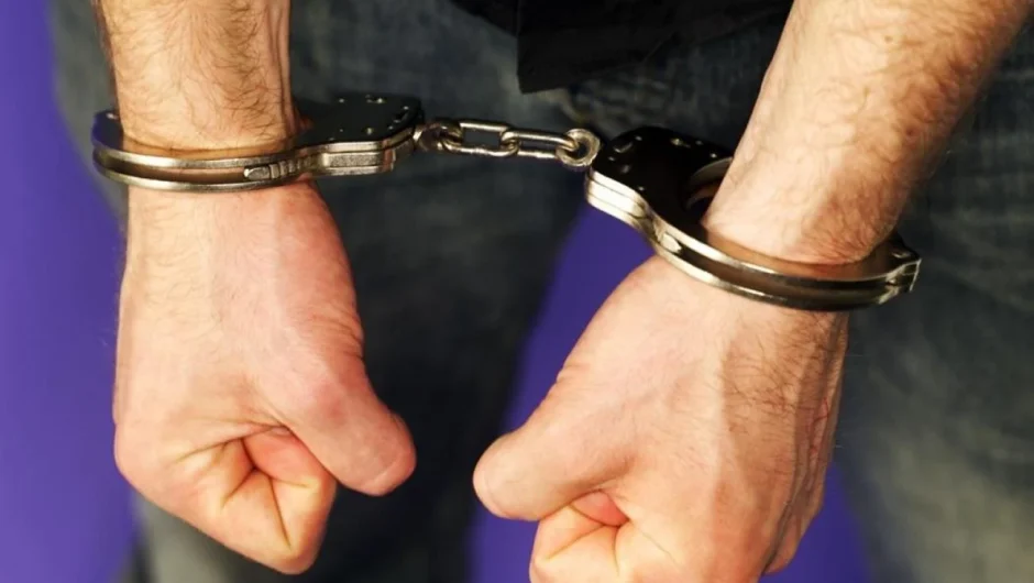 Βόλος: Απείλησε τη σύζυγό του με μαχαίρι για να μη δώσει… γεμιστά στους γονείς της – «Θα τα μετρήσω»