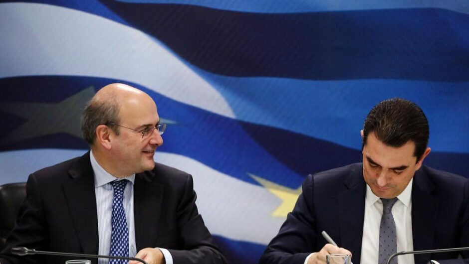 Ταμείο Ανάκαμψης / Στη Βουλή για απαντήσεις η κυβέρνηση μετά τις αποκαλύψεις για τα 2,5 δισ. σε 10 εταιρείες