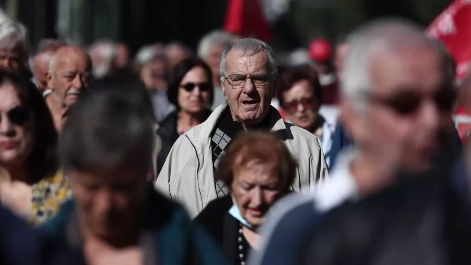 Ασφαλιστικό: Τι προβλέπει η νέα αναλογιστική μελέτη για την εξέλιξη του πληθυσμού και το προσδόκιμο ζωής