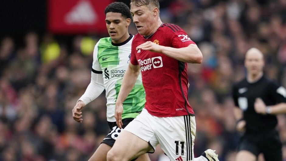 Μάντσεστερ Γιουνάιτεντ – Λίβερπουλ 2-2: Το συγκλονιστικό ντέρμπι του “Ολντ Τράφορντ” έφερε πρώτη την Άρσεναλ