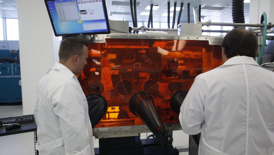 Με μοντέλο Τρόικας ολοταχώς για εξαήμερη εργασία – Αλλάζει άρδην το εργασιακό τοπίο