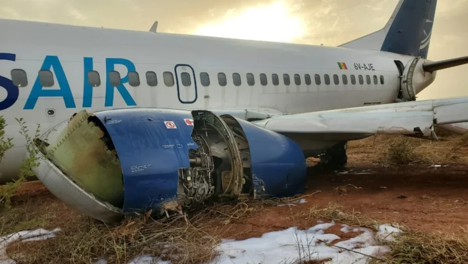 Νέο ατύχημα με Boeing: Έπεσε σε θάμνους στην απογείωση και άνοιξε τεράστια τρύπα στην τουρμπίνα