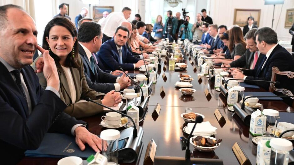 Ευρωεκλογές 2024 / Ανοίγει η συζήτηση για την επόμενη μέρα στη ΝΔ – Η δελφινολογία και η κινητικότητα Σαμαρά