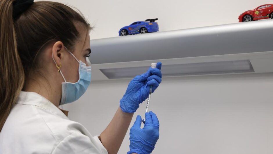 Υγεία / Επιχείρηση εφησυχασμού για το AstraZeneca