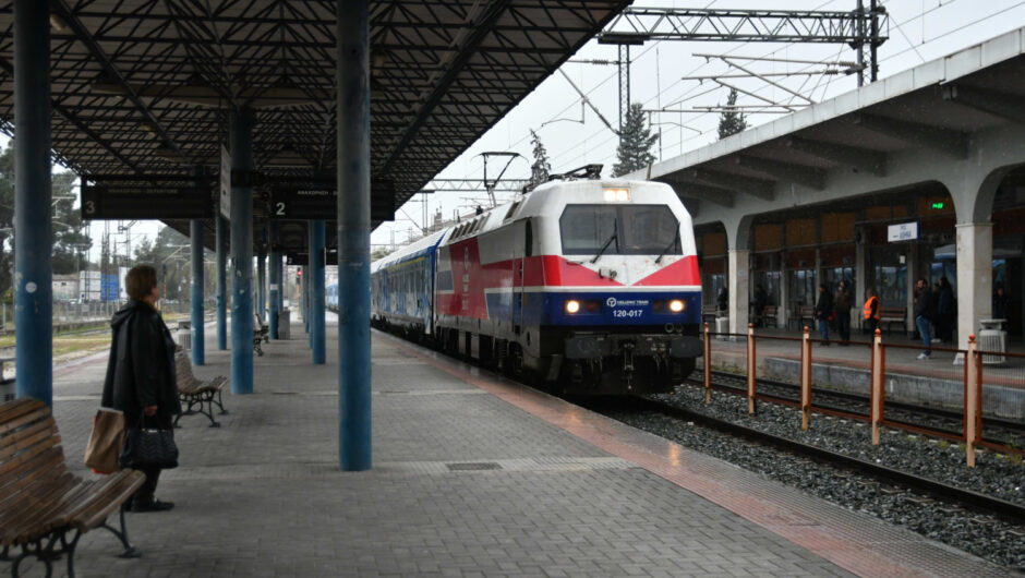 Μηχανές τρένων… «τσούγκρισαν» στον Σιδηροδρομικό Σταθμό Λάρισας