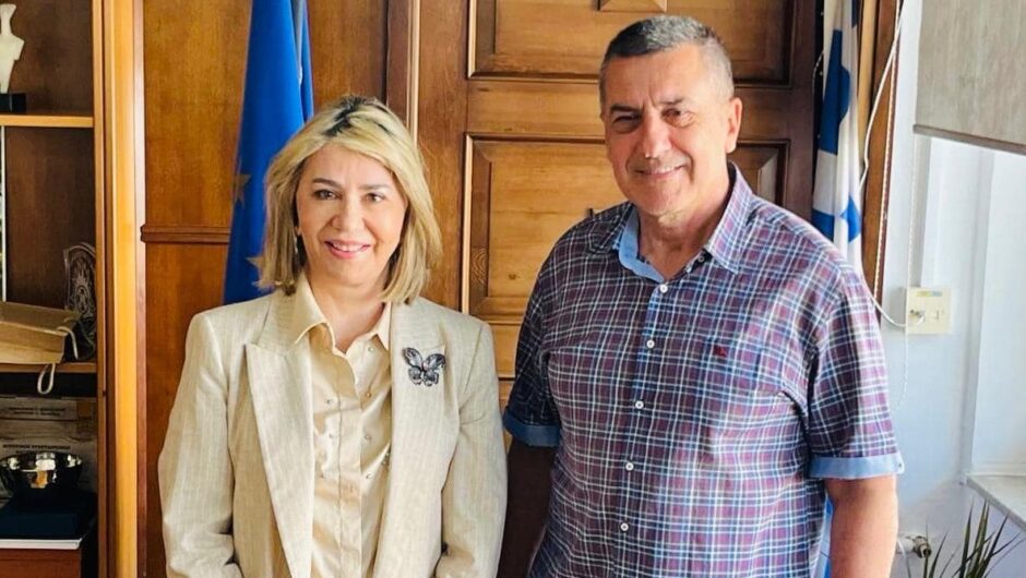 Συνάντηση Δ. Κουρέτα με Ζ. Μακρή: Στις «ράγες» η ειδική μοριοδότηση των πλημμυρόπληκτων μαθητών