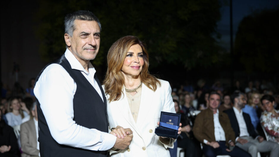Λάρισα: Τιμήθηκε η Μιμή Ντενίση για το έργο της αφιερωμένο στη Σμύρνη (φωτ. & βίντεο)