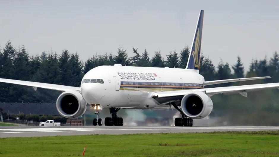 Singapore Airlines: Σε κρίσιμη κατάσταση 7 επιβάτες μετά τη φονική βουτιά 1.800 μέτρων
