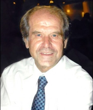 Ν ί κ ο ς Π α π α δ ο ύ λ η ς: Ο Α ν θ ρ ω π ο ς – Γ ι α τ ρ ό ς !