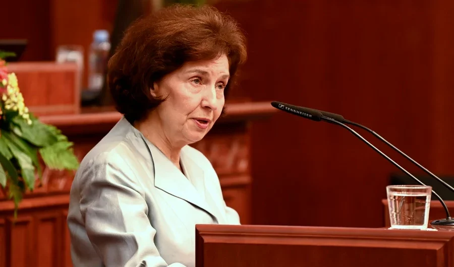 Θύελλα αντιδράσεων για την πρόκληση από την νέα πρόεδρο της Βόρειας Μακεδονίας – Αυστηρή απάντηση από Αθήνα και Βρυξέλλες