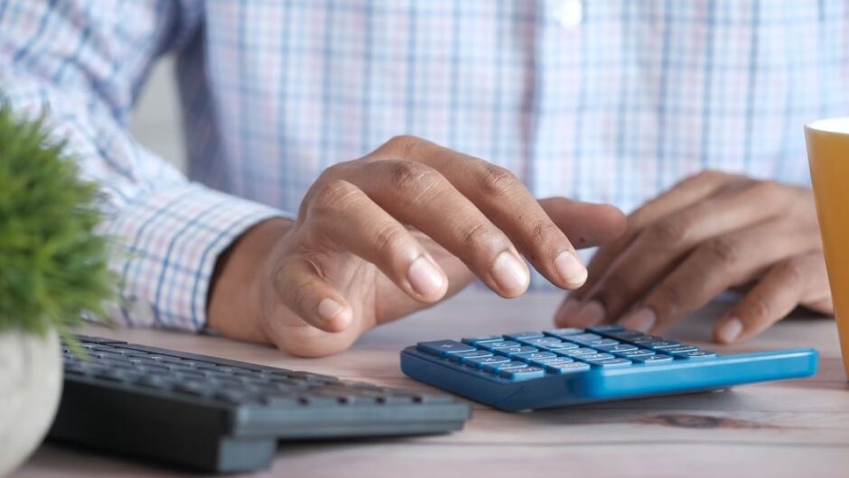 Αμφισβήτηση τεκμηρίων: Κρυπτονομίσματα, τραπεζικές θυρίδες ως και …  προορισμούς ταξιδιών ψάχνουν οι ελεγκτές