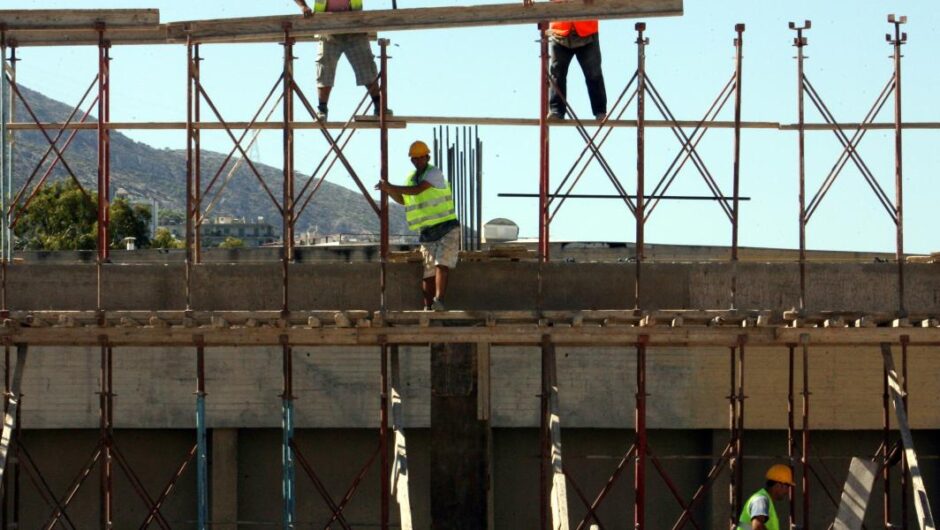 Eurostat / Οι Έλληνες οι πιο σκληρά εργαζόμενοι – Δουλεύουν 39,8 ώρες την εβδομάδα (πίνακες)