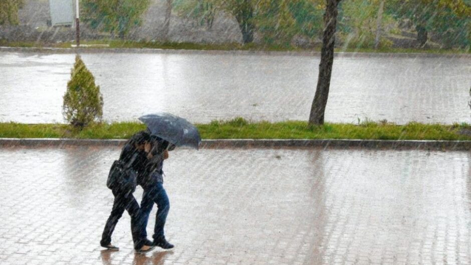 Καιρός: Αλλαγή σκηνικού με βροχές, σποραδικές καταιγίδες και υψηλές θερμοκρασίες – Ποιες περιοχές θα επηρεαστούν