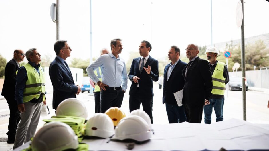 Ο Μητσοτάκης διαφημίζει τη «Δημόσια Υγεία» που… παραχωρεί σε ιδιώτες
