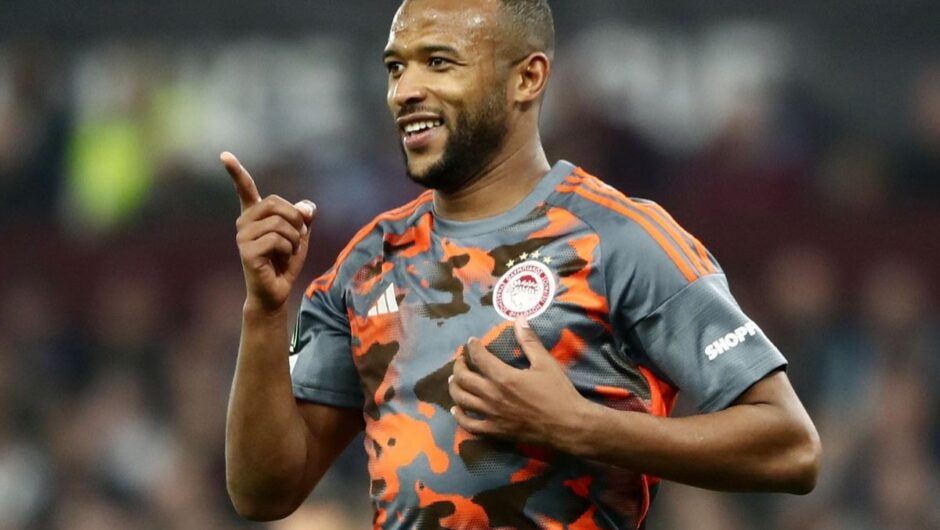 Άστον Βίλα – Ολυμπιακός 2-4: Ερυθρόλευκη παράνοια, πέρασε με τεσσάρα από το Βίλα Παρκ και θέλει να το σηκώσει στην OPAP Arena