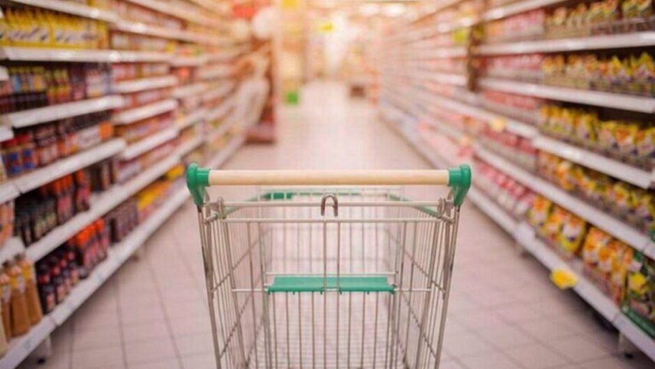 Ακρίβεια: «Πληθωρισμό απληστίας» του Μητσοτάκη, καταγγέλλουν τα κόμματα – Απεργεί το Δημόσιο στις 21 Μαΐου