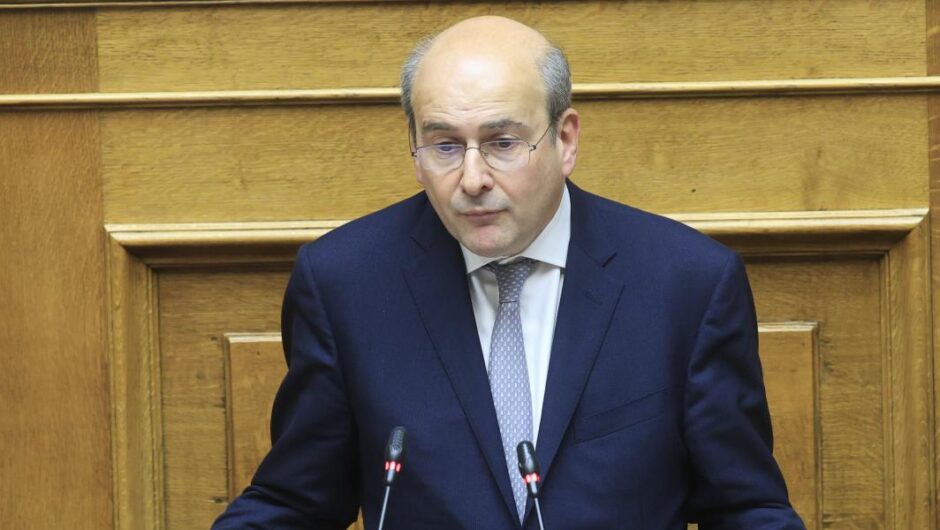 Κωστής Χατζηδάκης / Πρωτοφανής επίθεση στους λογιστές
