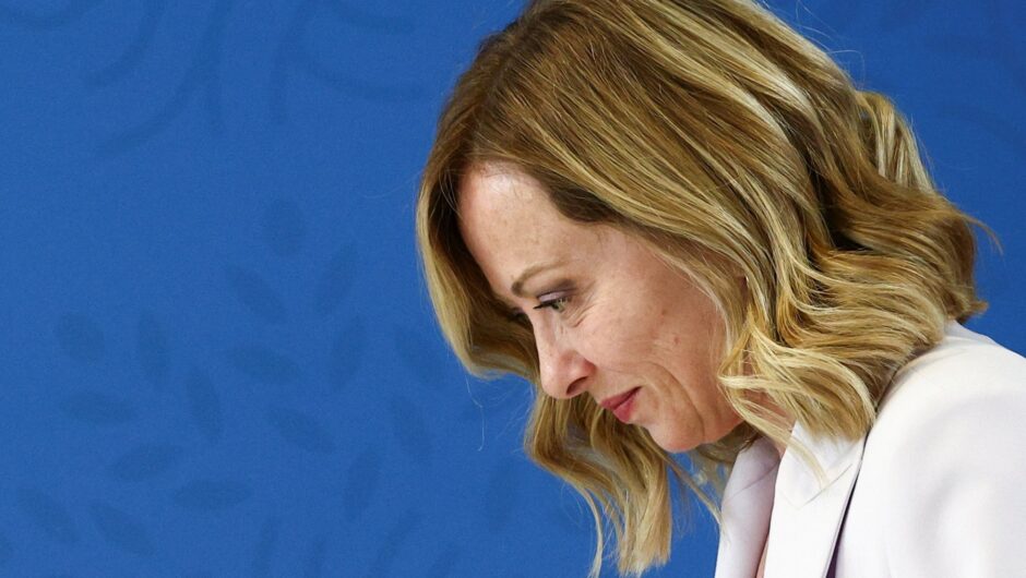 Η Ιταλία πνίγεται από τα χρέη