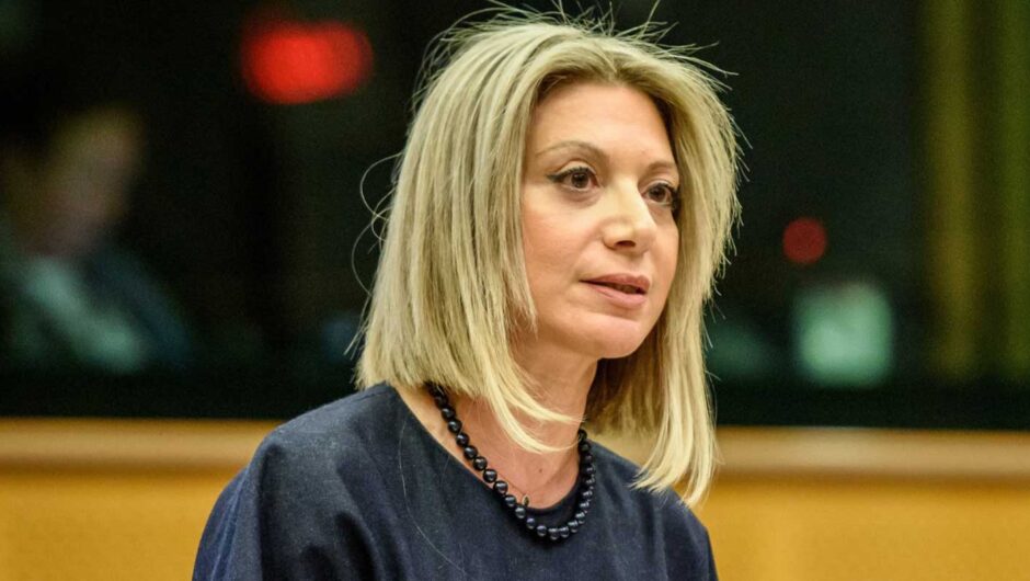 Στη Λάρισα η Μαρία Καρυστιανού για την τελετή λήξης της φωτογραφικής έκθεσης «Έντεκα και Εικοσιένα»