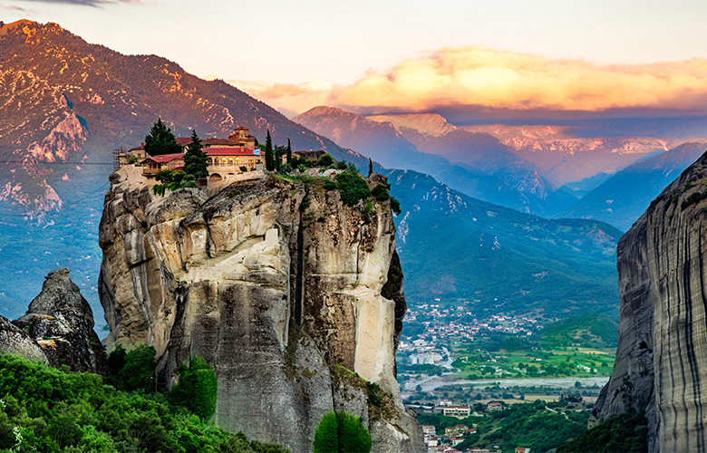 Μετέωρα: Προβολή των πλέον εντυπωσιακών και μοναδικών τοπίων του κόσμου