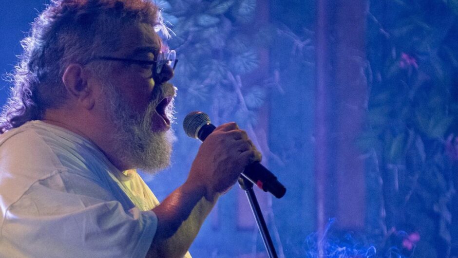 Αυλαία για το Φεστιβάλ Πηνειού σήμερα – Στην κεντρική σκηνή ανεβαίνει ο Σταμάτης Κραουνάκης