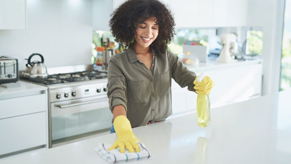 Πώς να απαλλαγείτε από τις κατσαρίδες με φυσικούς τρόπους