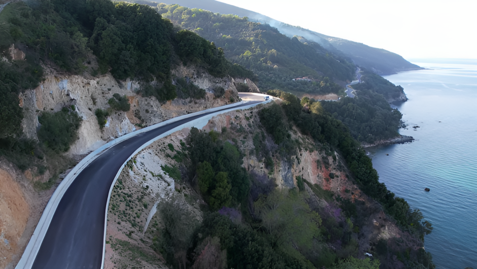 Η διαδρομή που μαγεύει: Ο νέος παραλιακός δρόμος που ενώνει Λάρισα και Μαγνησία «γλείφοντας» το Αιγαίο (βίντεο)